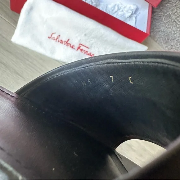 Salvatore Ferragamo Black Leather Rhodes Sandals